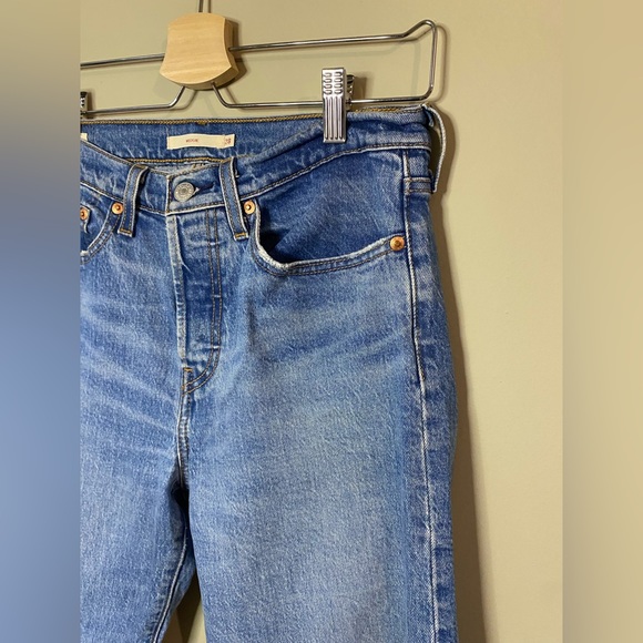 Levi’s Wedgie Jeans - Picture 1 of 7